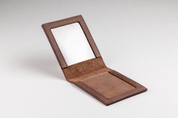 Обкладинка на посвідчення УБД з гравіюванням тризуба - Зображення 5