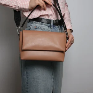 Шкіряна жіноча сумка Puff