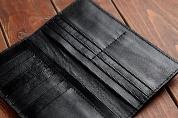 Скільки служить шкіряний гаманець